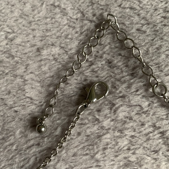 Flower Gem Necklace - Picture 3 of 4